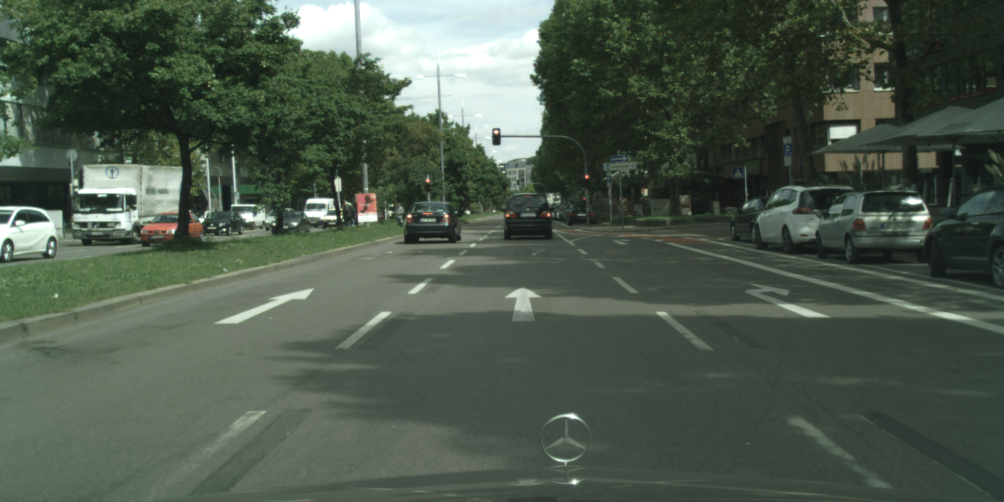 stuttgart_01_000000_003715_leftImg8bit.png